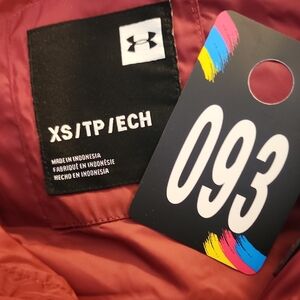 #93...Under Armour Maroon Vest... XS
